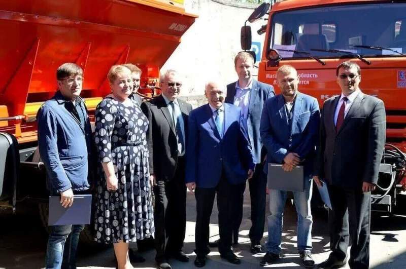 Губернатор передал новую технику коммунальникам из семи городских округов Колымы 